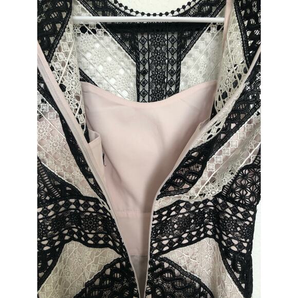 Karen Millen Chevron Crochet Maxi Mermaid Gown High-Neck Black White W US 6 NWT - Picture 8 of 9